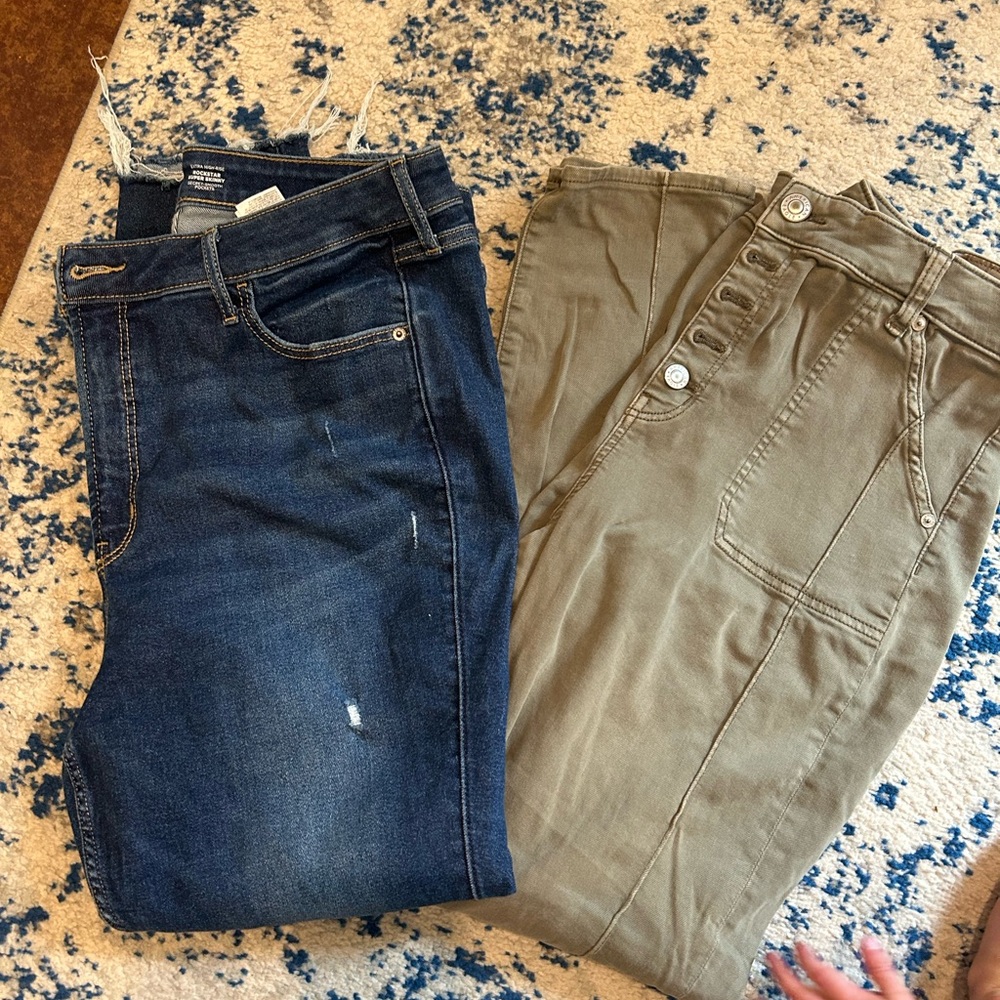 American Eagle Outfitters Dark Blue and Olive Skinny Jeans